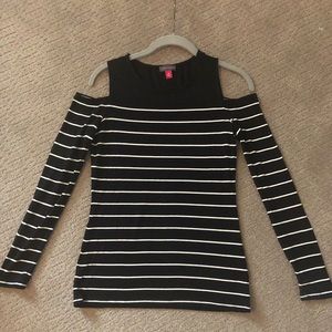 Vince Camino black& white top